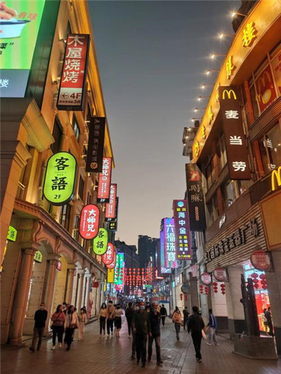 瑞季会所：奢华体验与无尽满足